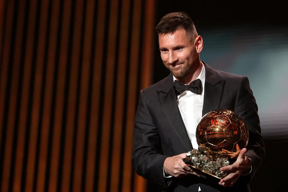 Lionel Messi conquista sua oitava bola de Ouro e se isola ainda mais como maior campeão do prêmio